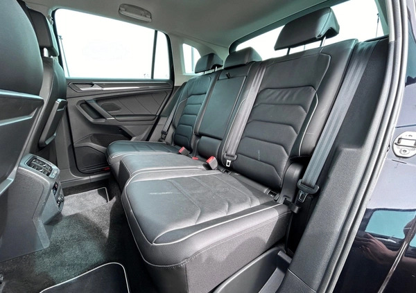 Volkswagen Tiguan cena 121900 przebieg: 88493, rok produkcji 2018 z Ozimek małe 781